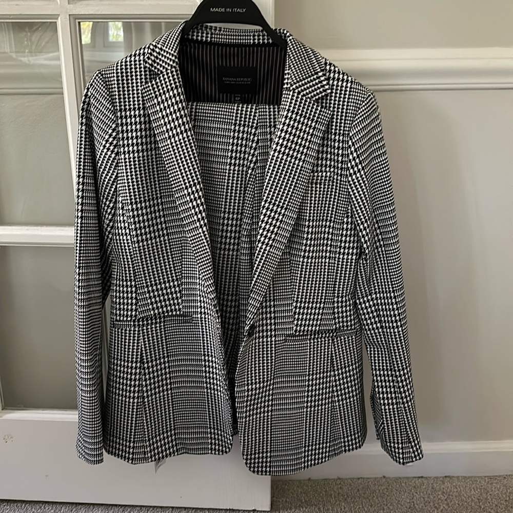 NWT Banana Republic Houndstooth Suit